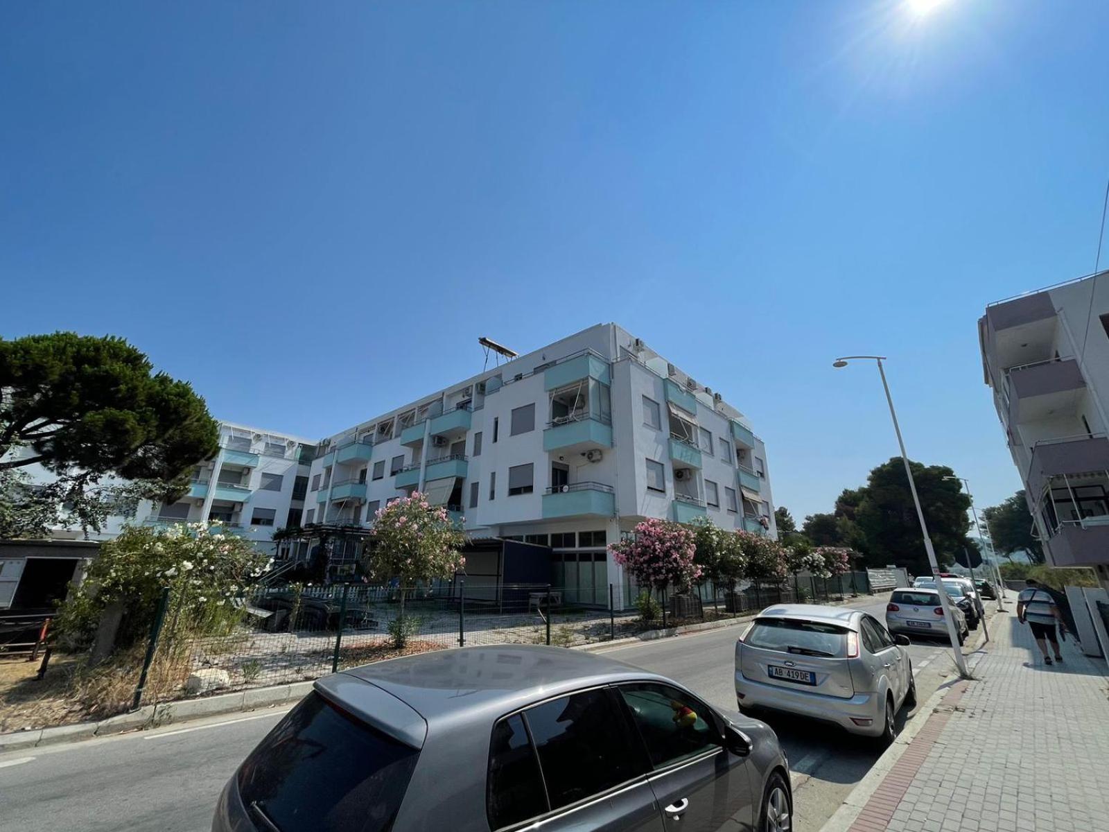 I&s 6 * Golem (Tirana)